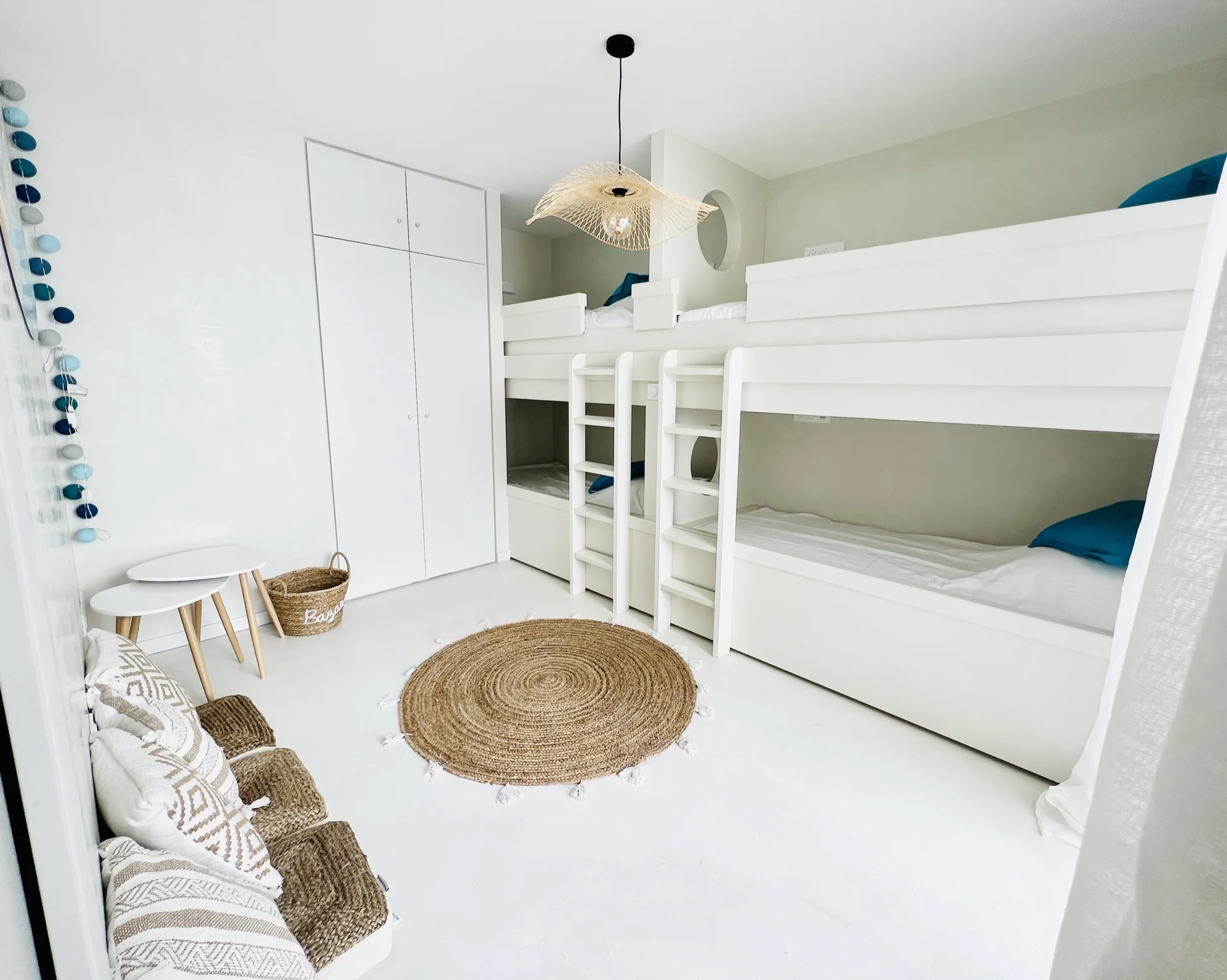 Cabine enfants avec quatre couchages sur mesure